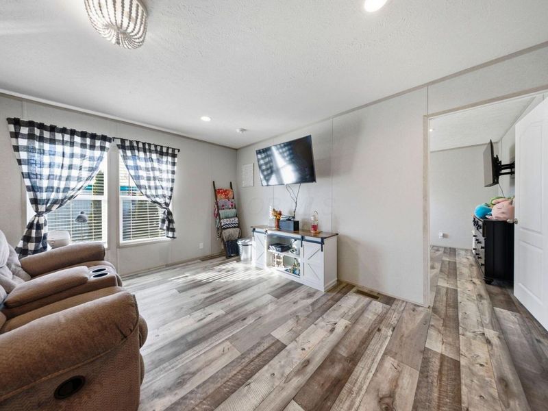 27 Colony Drive, Fredericktown, OH 43019 Photo 6