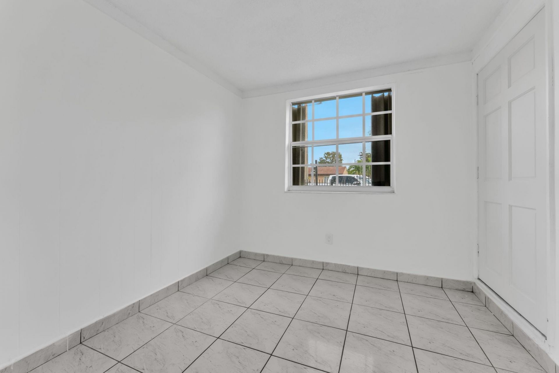 830 NW 30th Court, Miami, FL 33125 Photo
