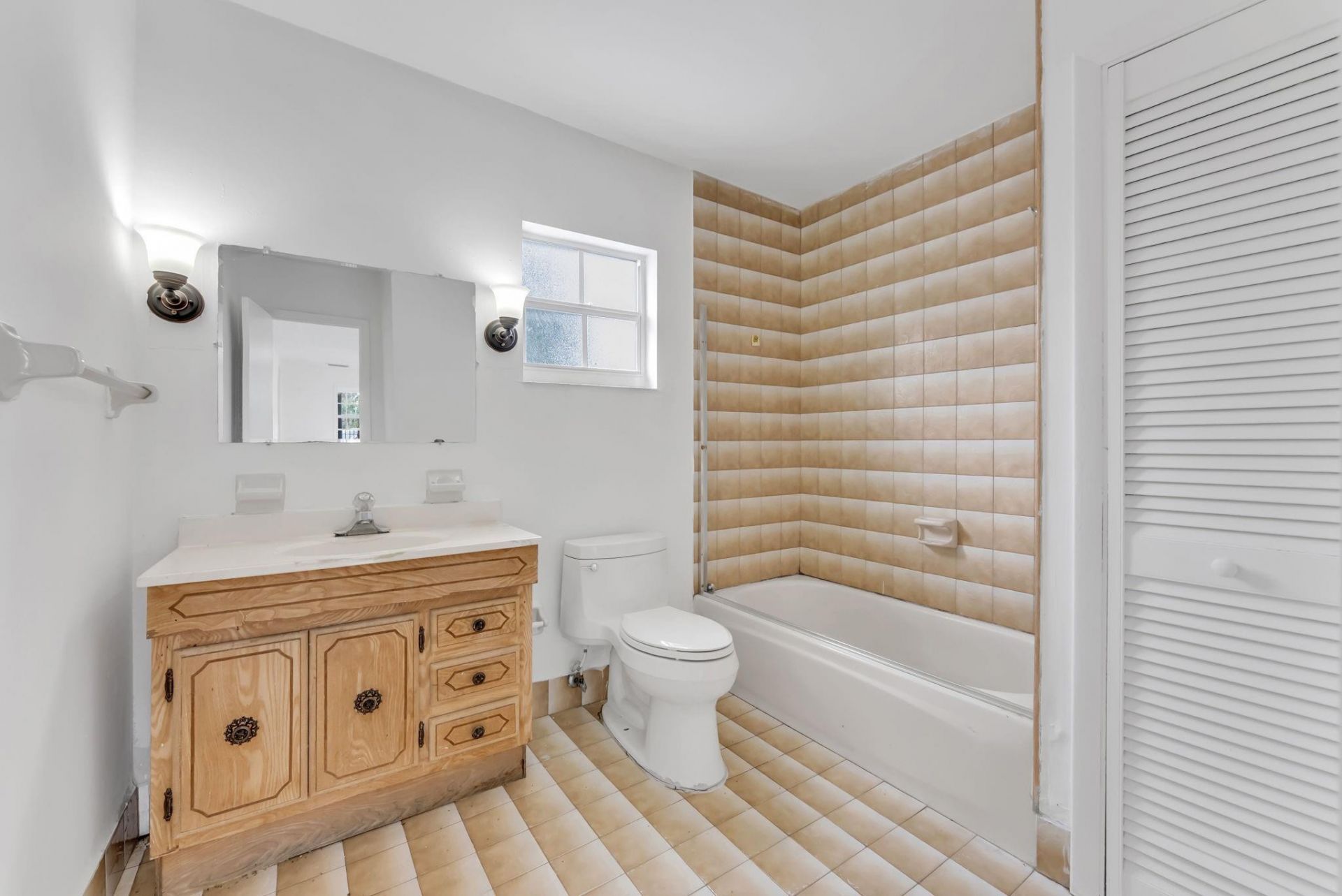 830 NW 30th Court, Miami, FL 33125 Photo