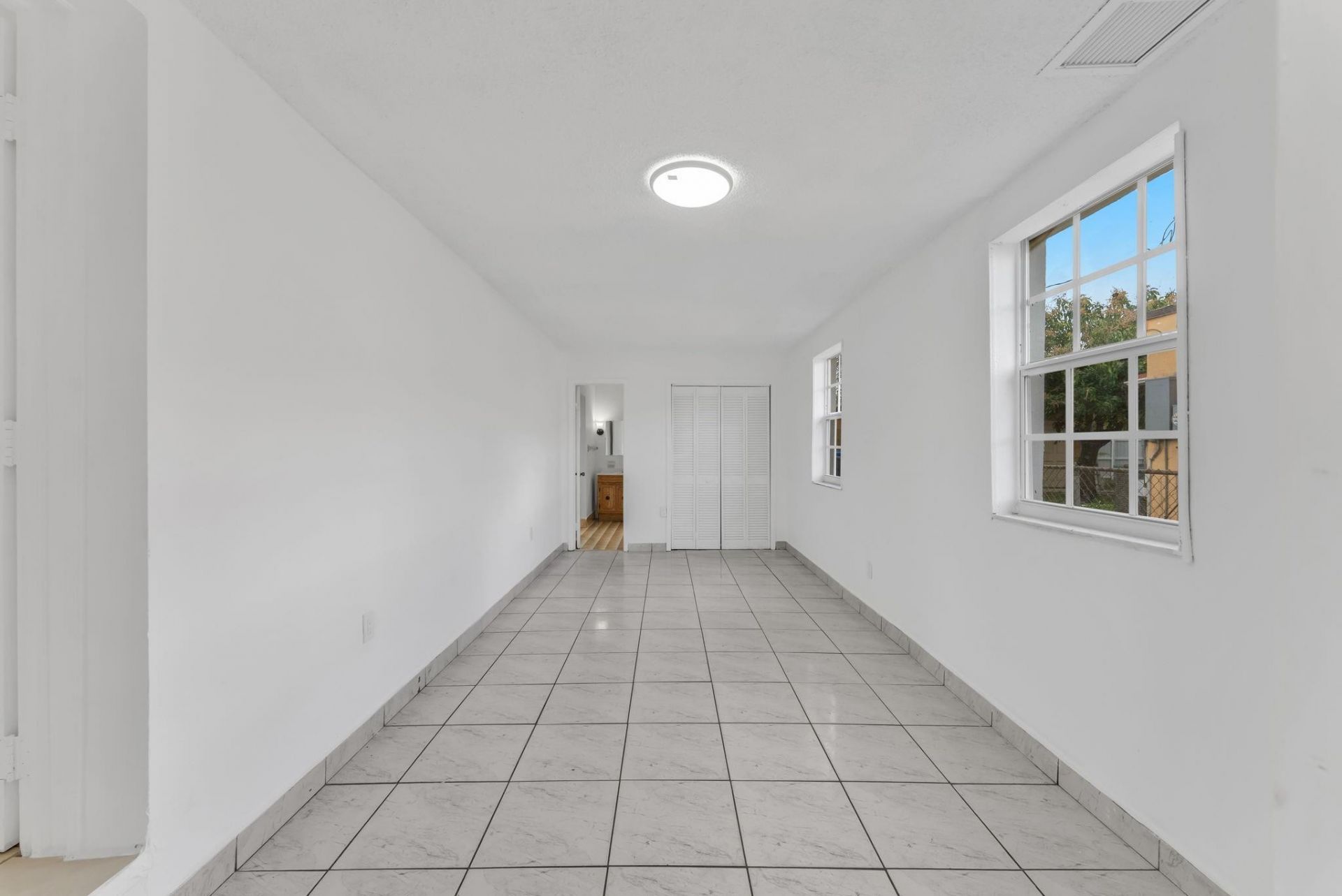 830 NW 30th Court, Miami, FL 33125 Photo