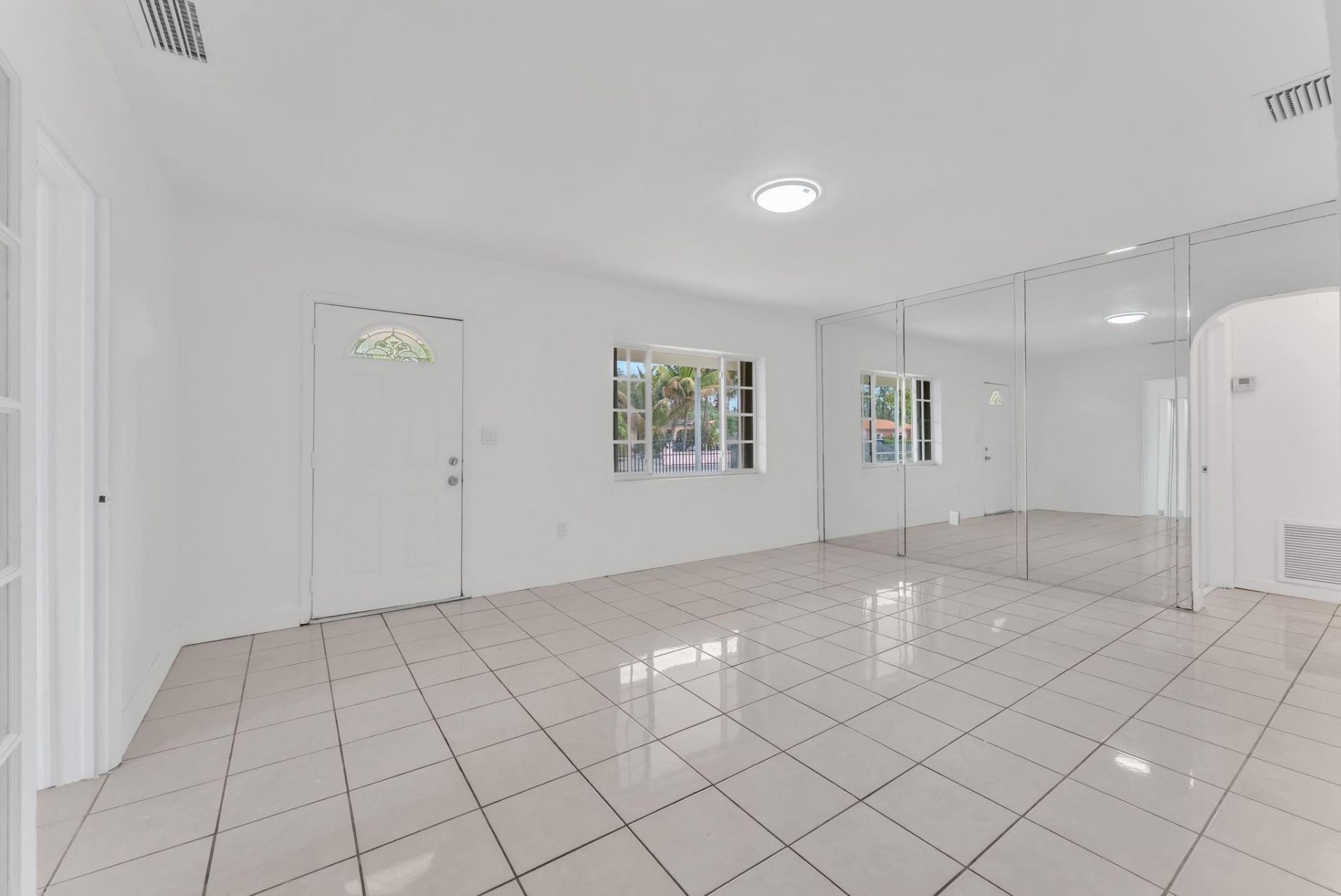 830 NW 30th Court, Miami, FL 33125 Photo