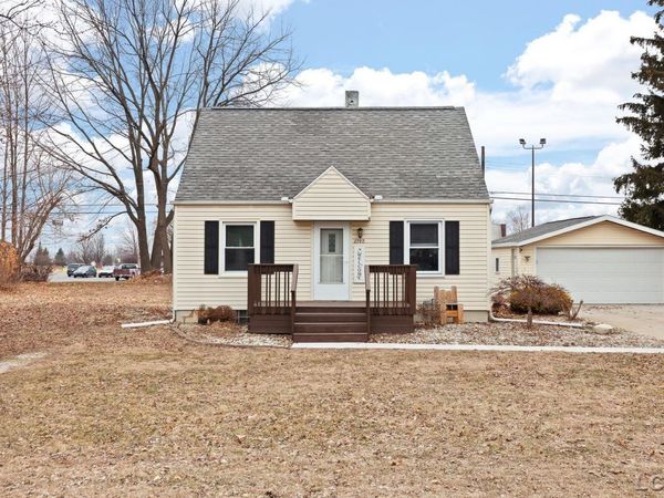 2090 Richard , Adrian, MI 49221