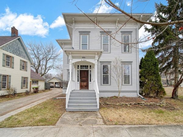 220 Comstock , Adrian, MI 49221