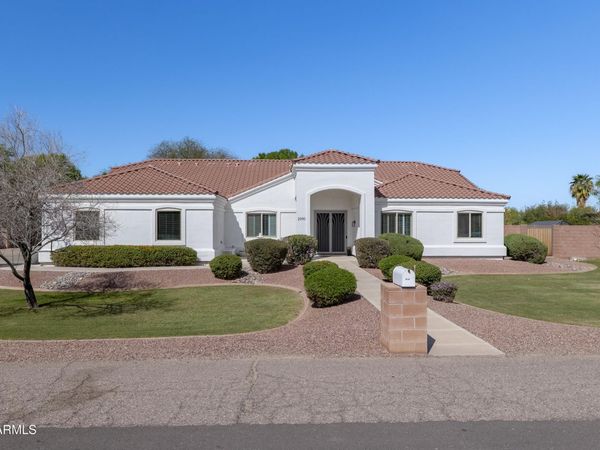 2090 E MELROSE Street, Gilbert, AZ 85297