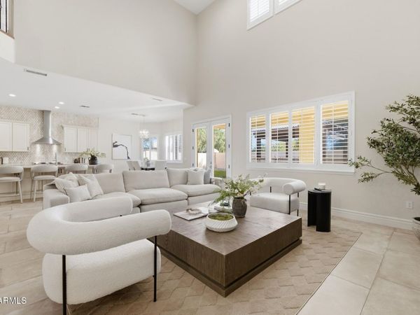 3425 E MOCKINGBIRD Drive, Gilbert, AZ 85234