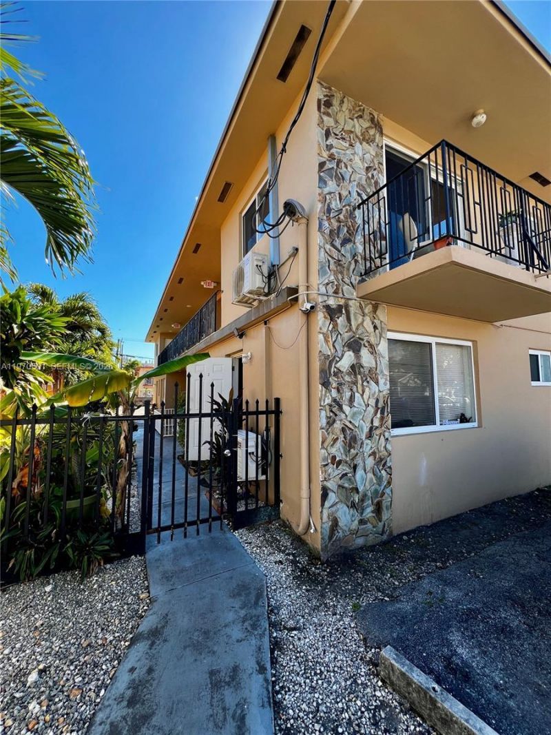 1836 SW 6th St, Miami, FL 33135 Photo