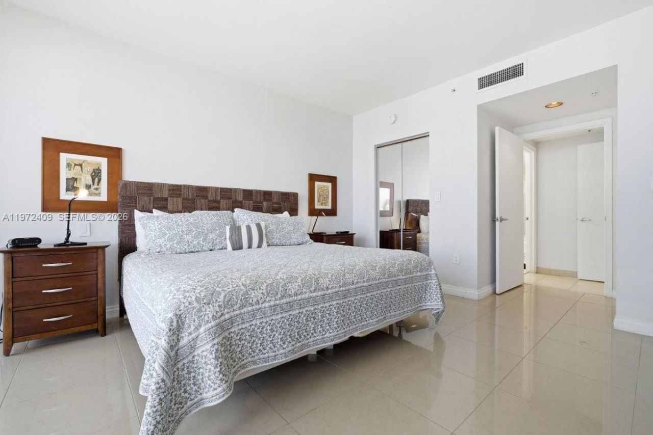 17375 Collins Ave , Unit 1506, Sunny Isles Beach, FL 33160 Photo