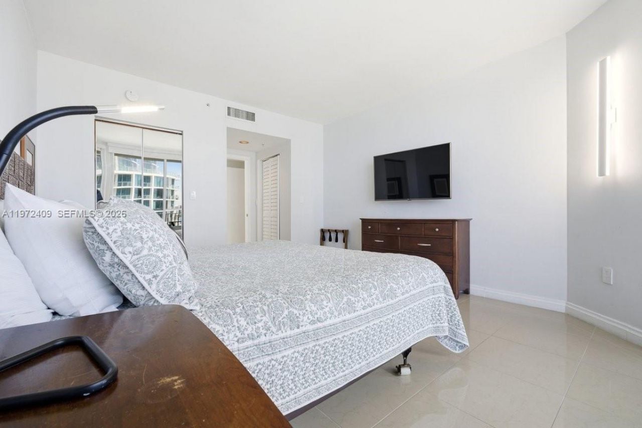 17375 Collins Ave , Unit 1506, Sunny Isles Beach, FL 33160 Photo