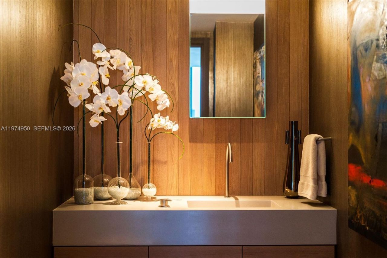 2901 E Collins Ave, Unit 1602, Miami Beach, FL 33140 Photo