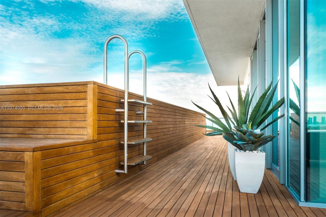 2901 E Collins Ave, Unit 1602, Miami Beach, FL 33140 Photo