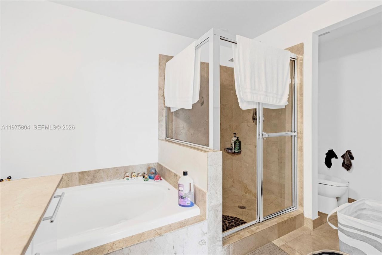 3330 NE 190th St, Unit 1212, Aventura, FL 33180 Photo