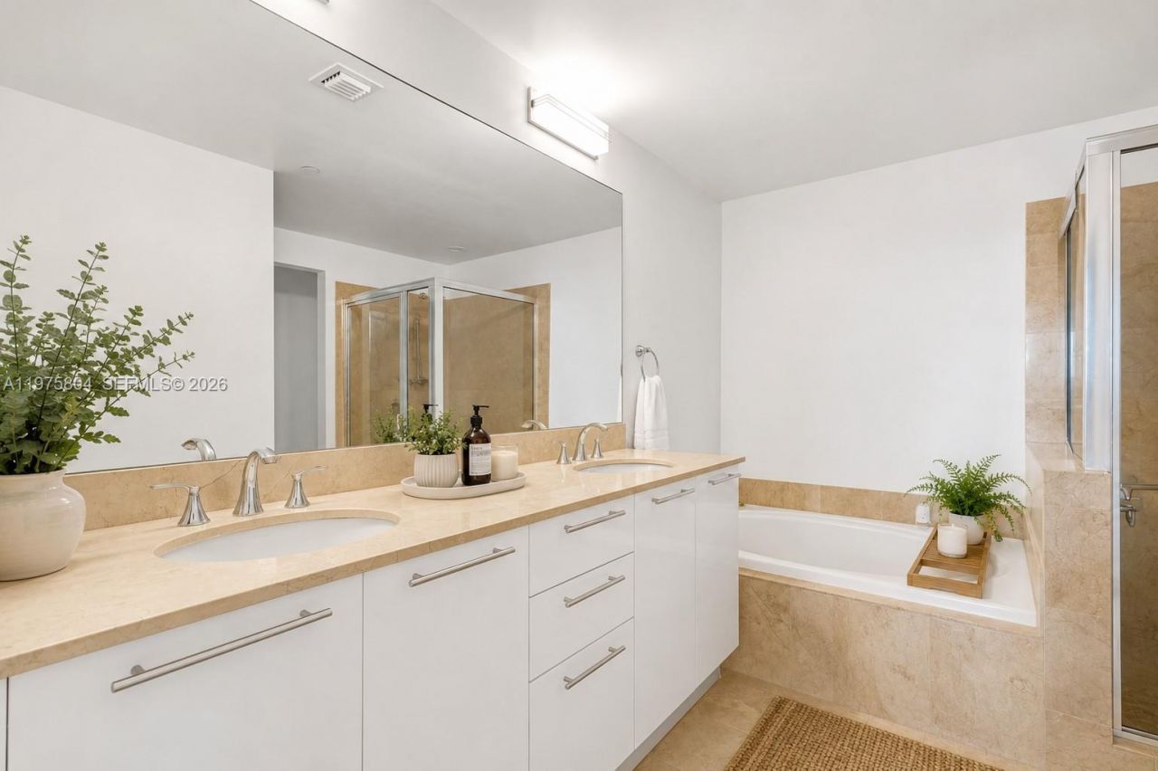 3330 NE 190th St, Unit 1212, Aventura, FL 33180 Photo