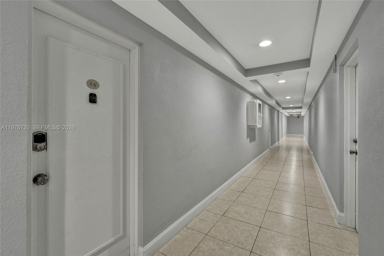 1880 S Treasure Dr , Unit 2G, North Bay Village, FL 33141 Photo