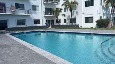 1880 S Treasure Dr, Unit 2G, North Bay Village, FL 33141 Photo