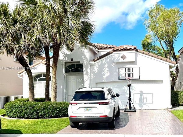 15627 SW 16th Ct , Pembroke Pines, FL 33027