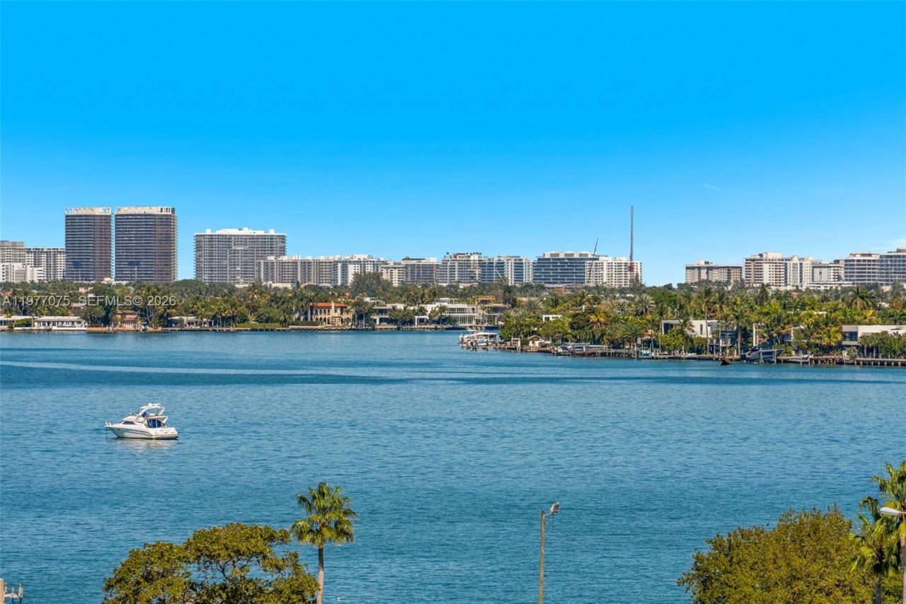 1455 N Treasure Dr, Unit PH-G, North Bay Village, FL 33141 Photo