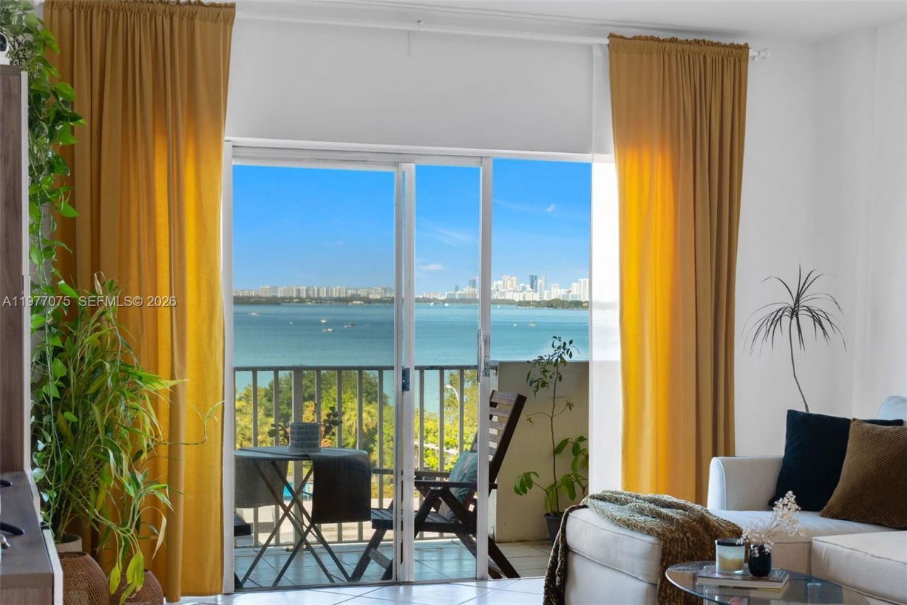 1455 N Treasure Dr, Unit PH-G, North Bay Village, FL 33141 Photo