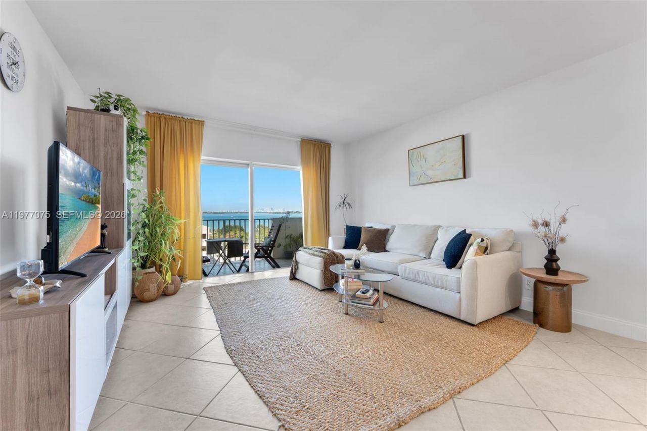 1455 N Treasure Dr, Unit PH-G, North Bay Village, FL 33141 Photo