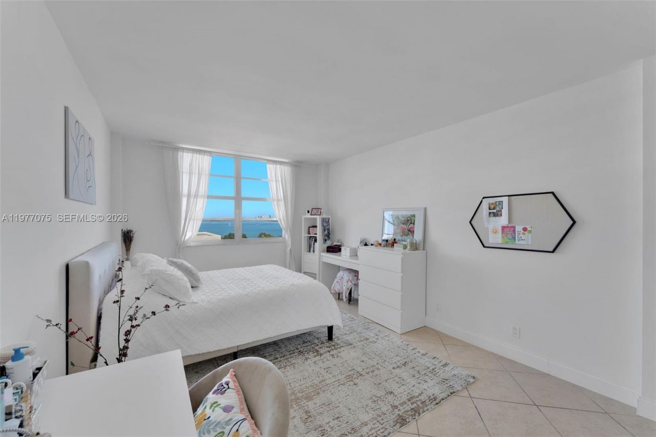 1455 N Treasure Dr, Unit PH-G, North Bay Village, FL 33141 Photo