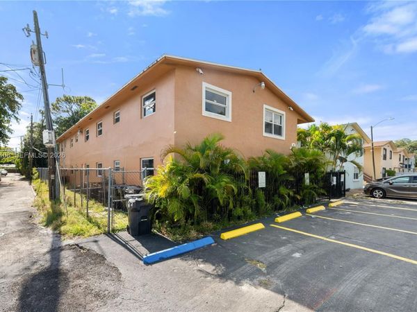 608 SW 16th Ave, Unit 1-4, Fort Lauderdale, FL 33312