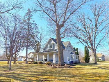 311 Big Woods Lane, Annandale, MN 55302