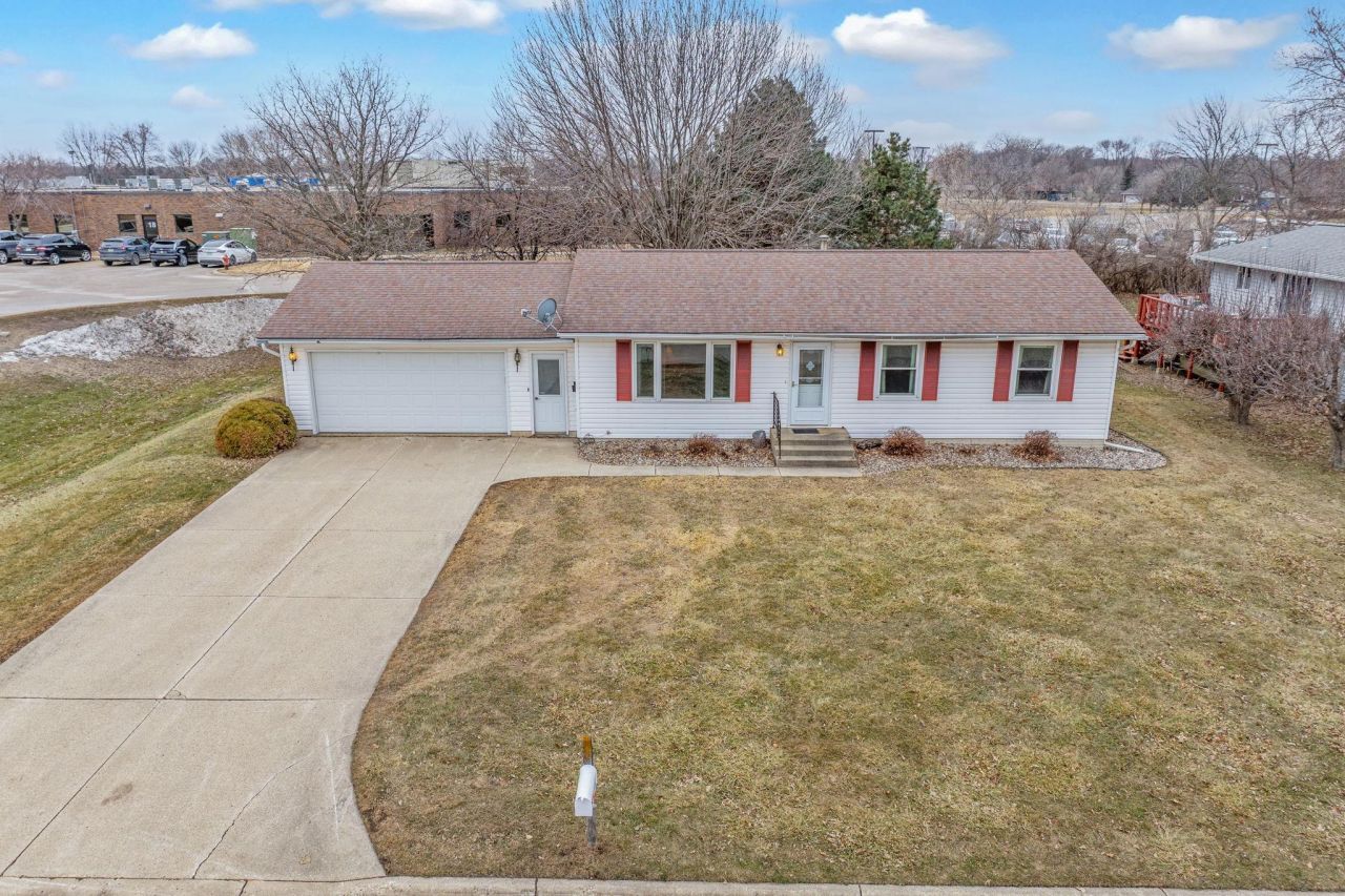 1234 Hickory Street, Fairmont, MN 56031 Main Photo