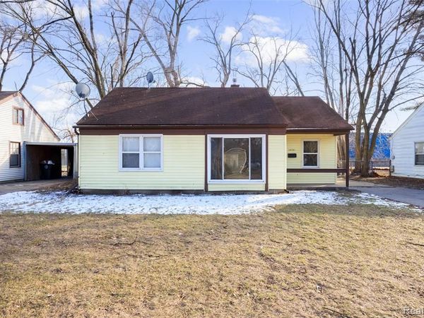 10731 Albany Street, Oak Park, MI 48237