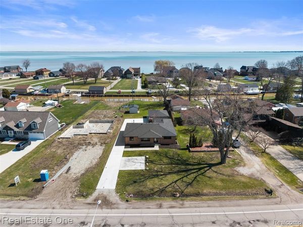 47900 Jefferson Avenue, Chesterfield Twp, MI 48047