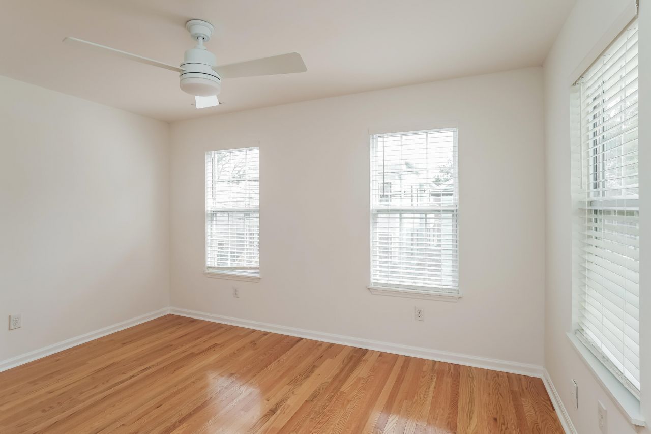 12 1/2 Nunan Street Photo 11