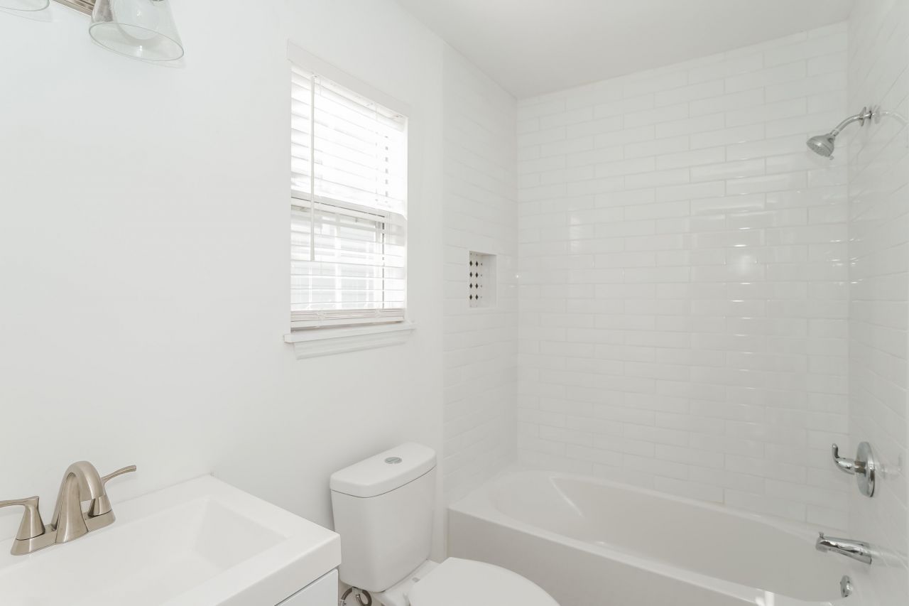 12 1/2 Nunan Street Photo 13