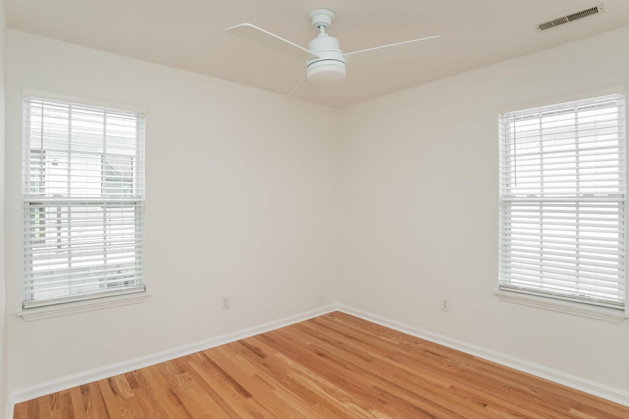 12 1/2 Nunan Street Photo 15