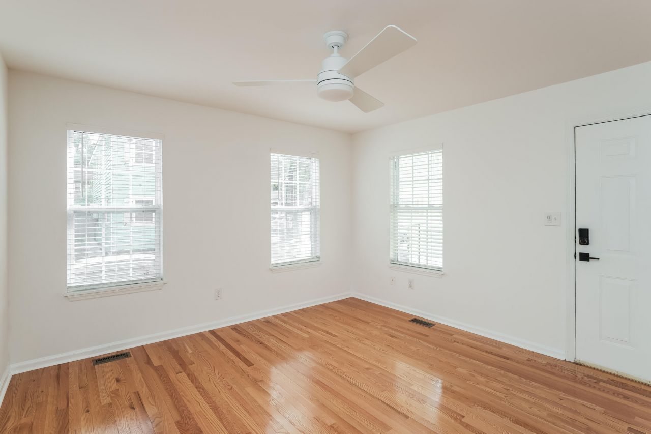 12 1/2 Nunan Street Photo 6