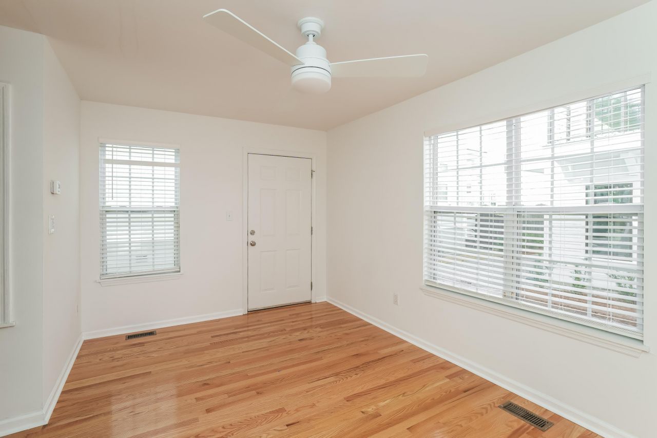 12 1/2 Nunan Street Photo 8