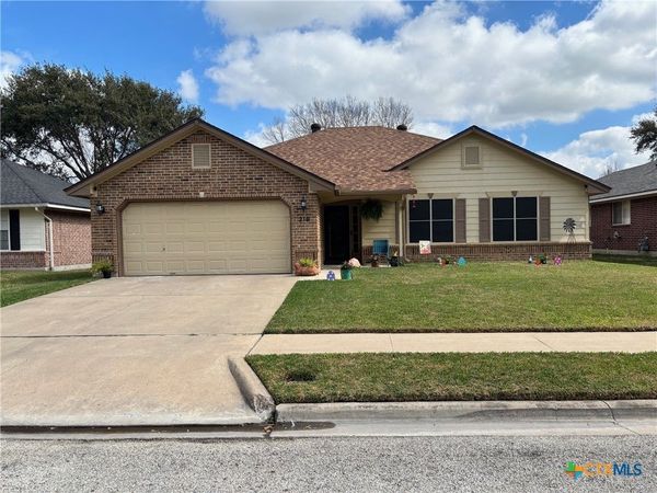 210 Nantucket Avenue, Victoria, TX 77904