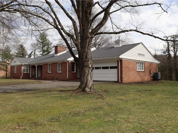 511 Summit Drive, Ligonier, PA 15658