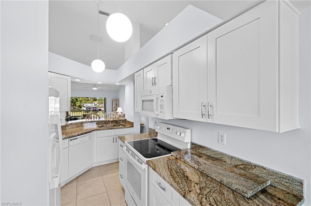 121 Wading Bird Cir, Unit B201, Naples, FL 34110 Photo