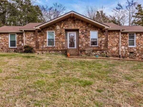 1917 Graceland Dr, Goodlettsville, TN 37072