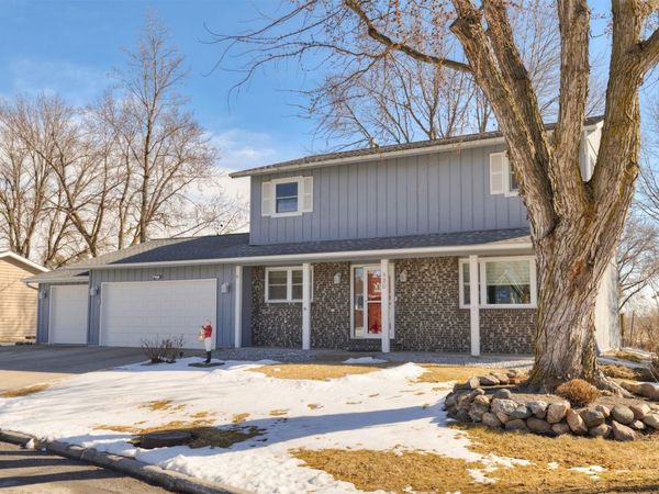 820 Summer Meadows Court, Perry, IA 50220