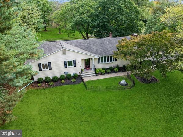 102 JAMESTOWN ROAD, BELLE MEAD, NJ 08502