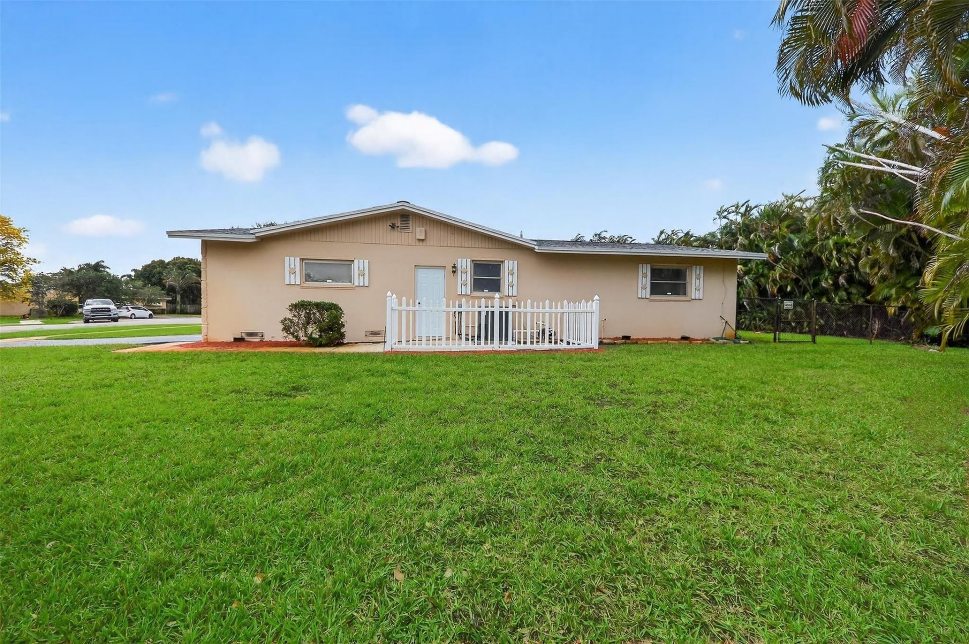 1101 SW 68th Avenue, Plantation, FL 33317 Photo