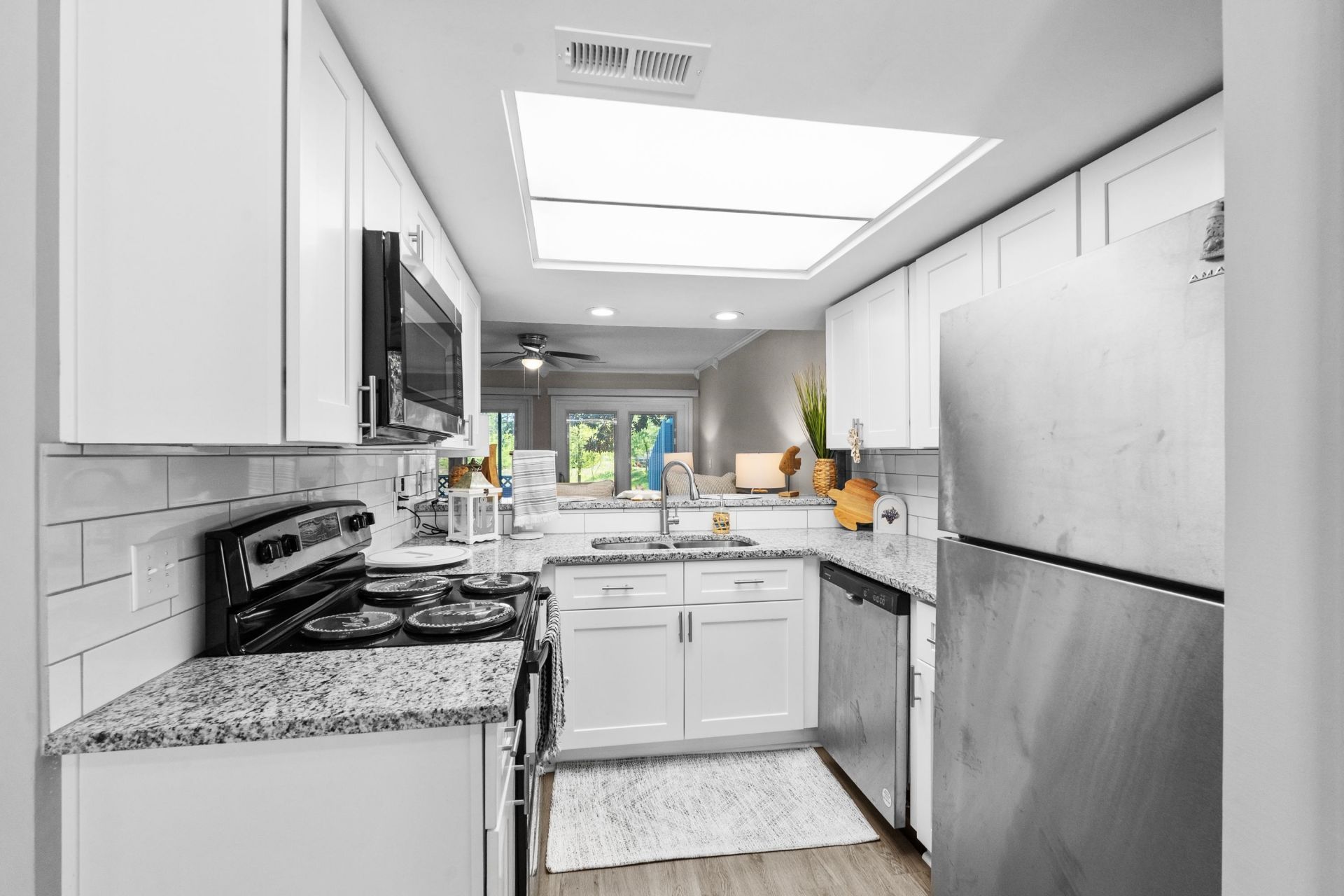 23 Shadow Moss Pl. Photo 17