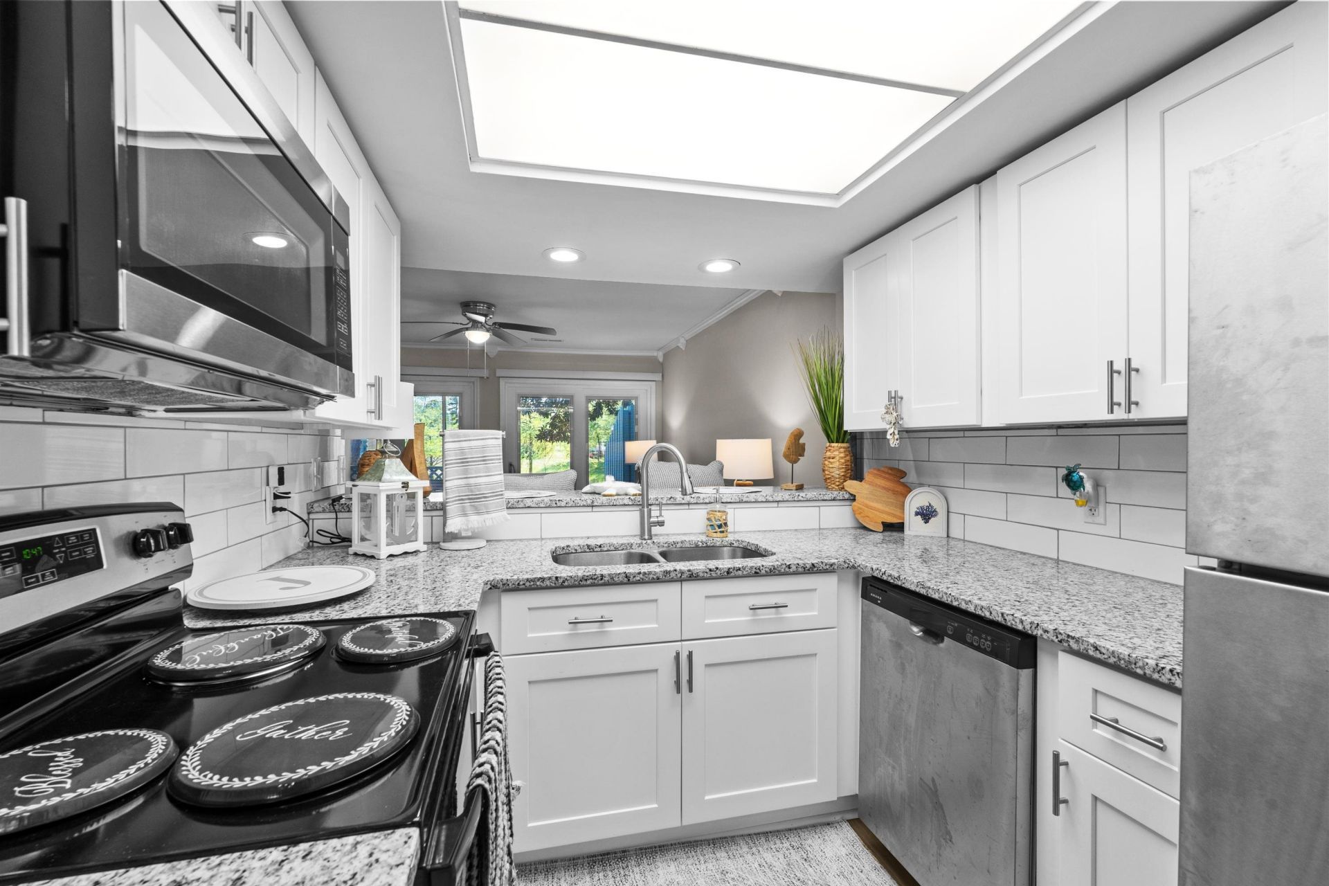 23 Shadow Moss Pl. Photo 18