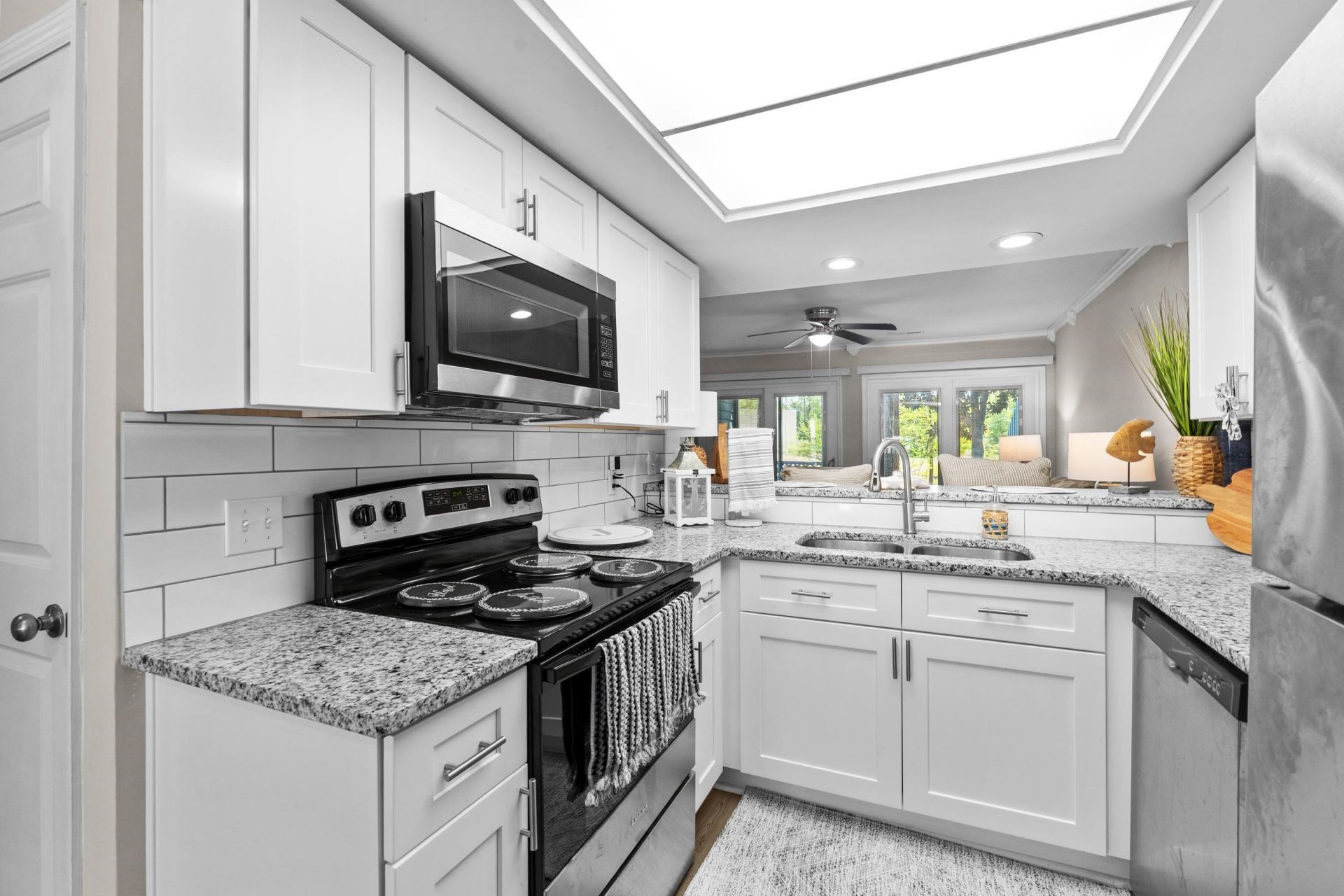 23 Shadow Moss Pl. Photo 19