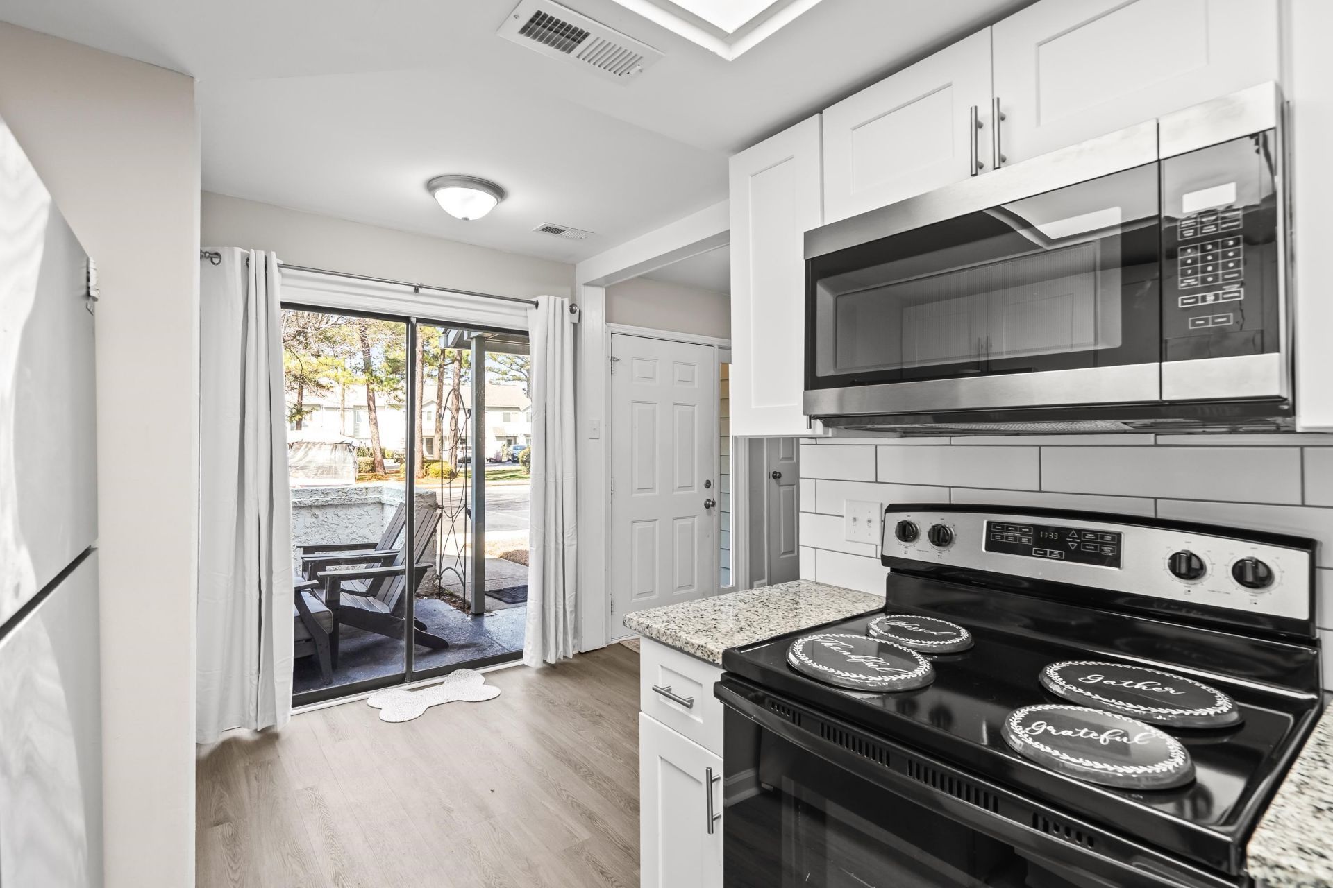 23 Shadow Moss Pl. Photo 19