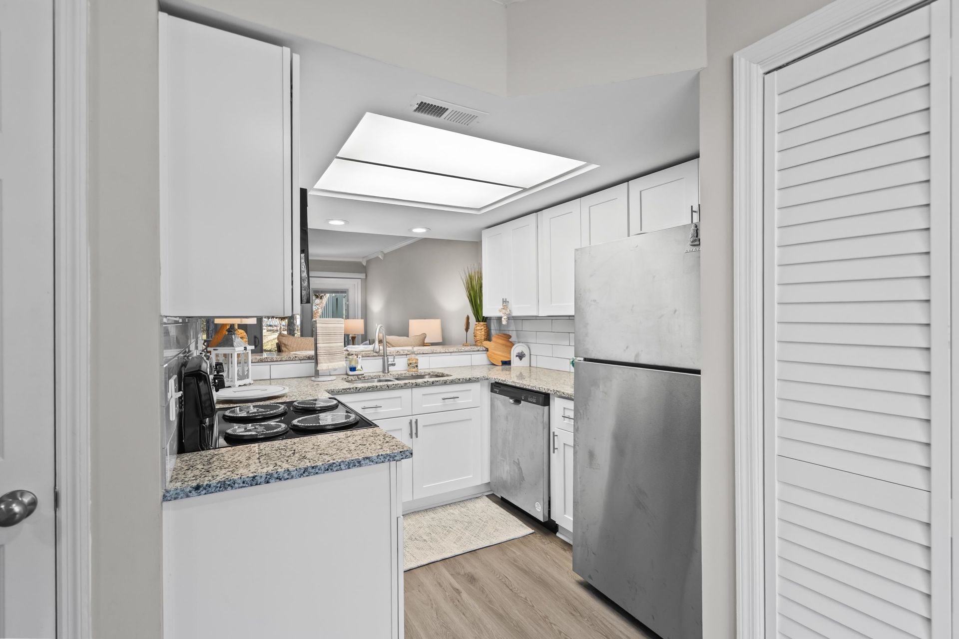 23 Shadow Moss Pl. Photo 20