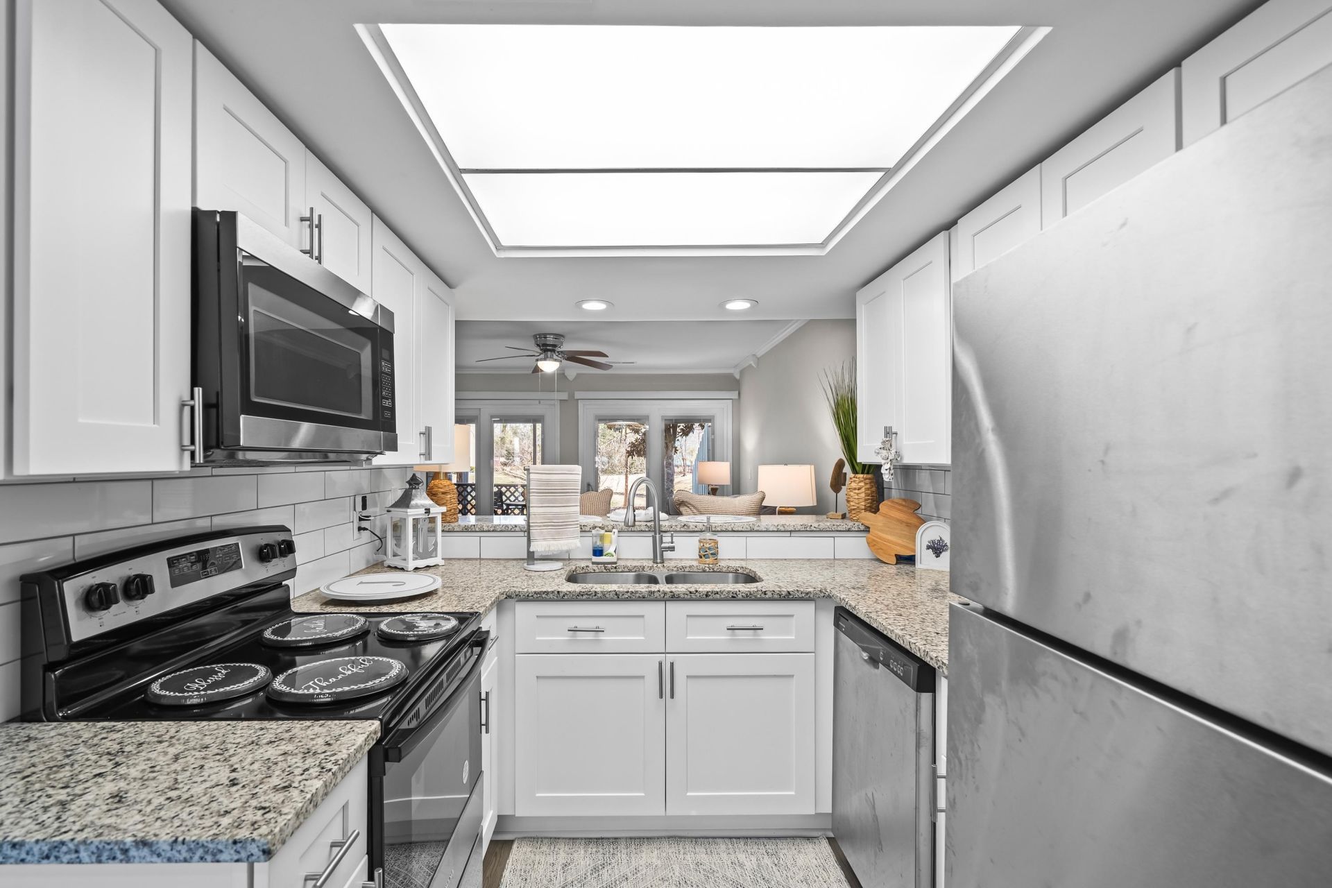 23 Shadow Moss Pl. Photo 21