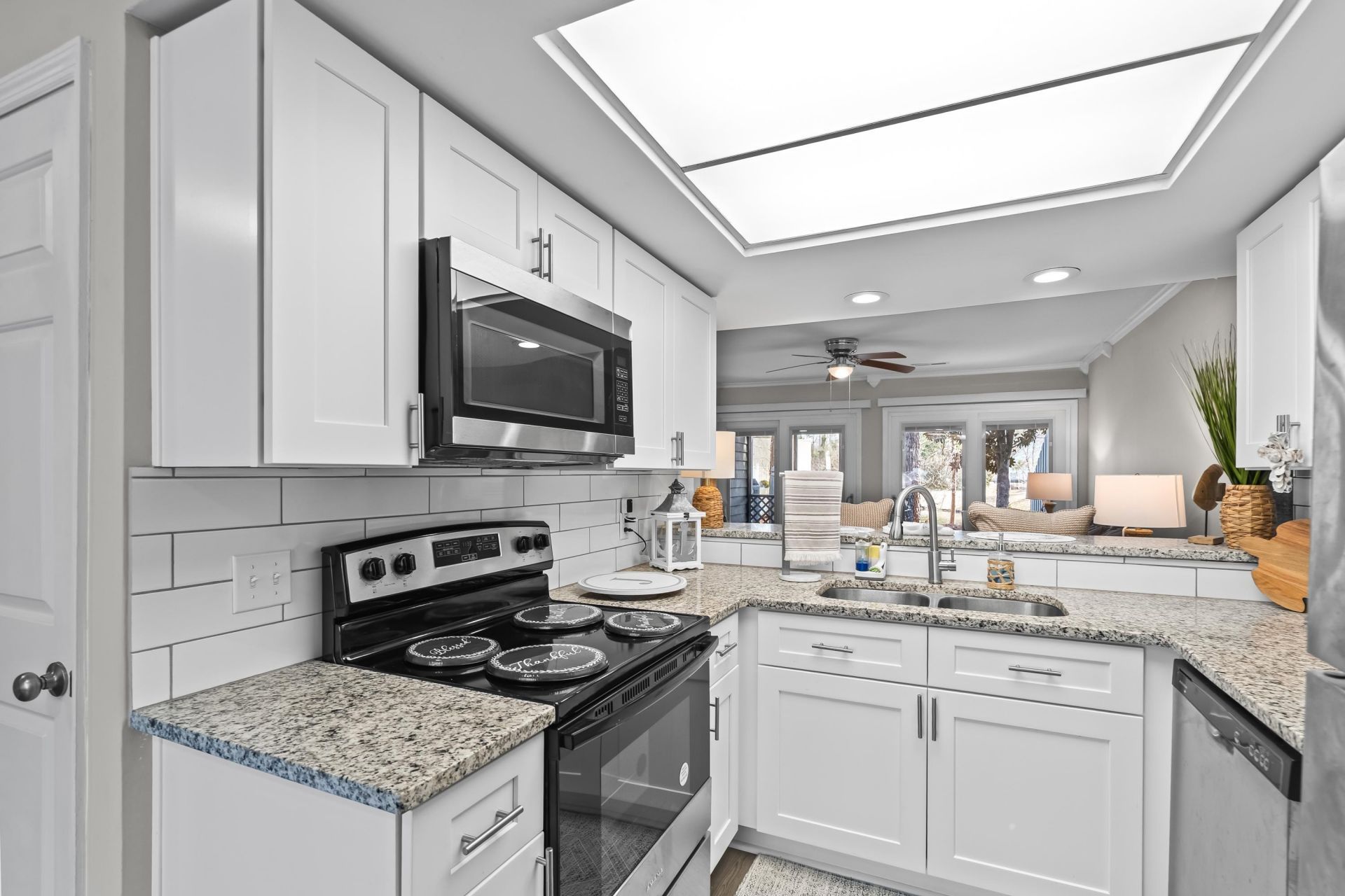 23 Shadow Moss Pl. Photo 22