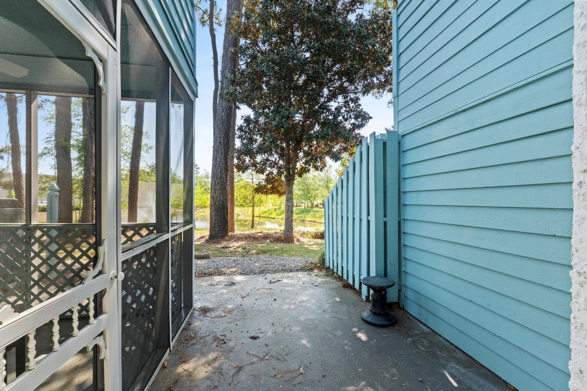 23 Shadow Moss Pl. Photo 28