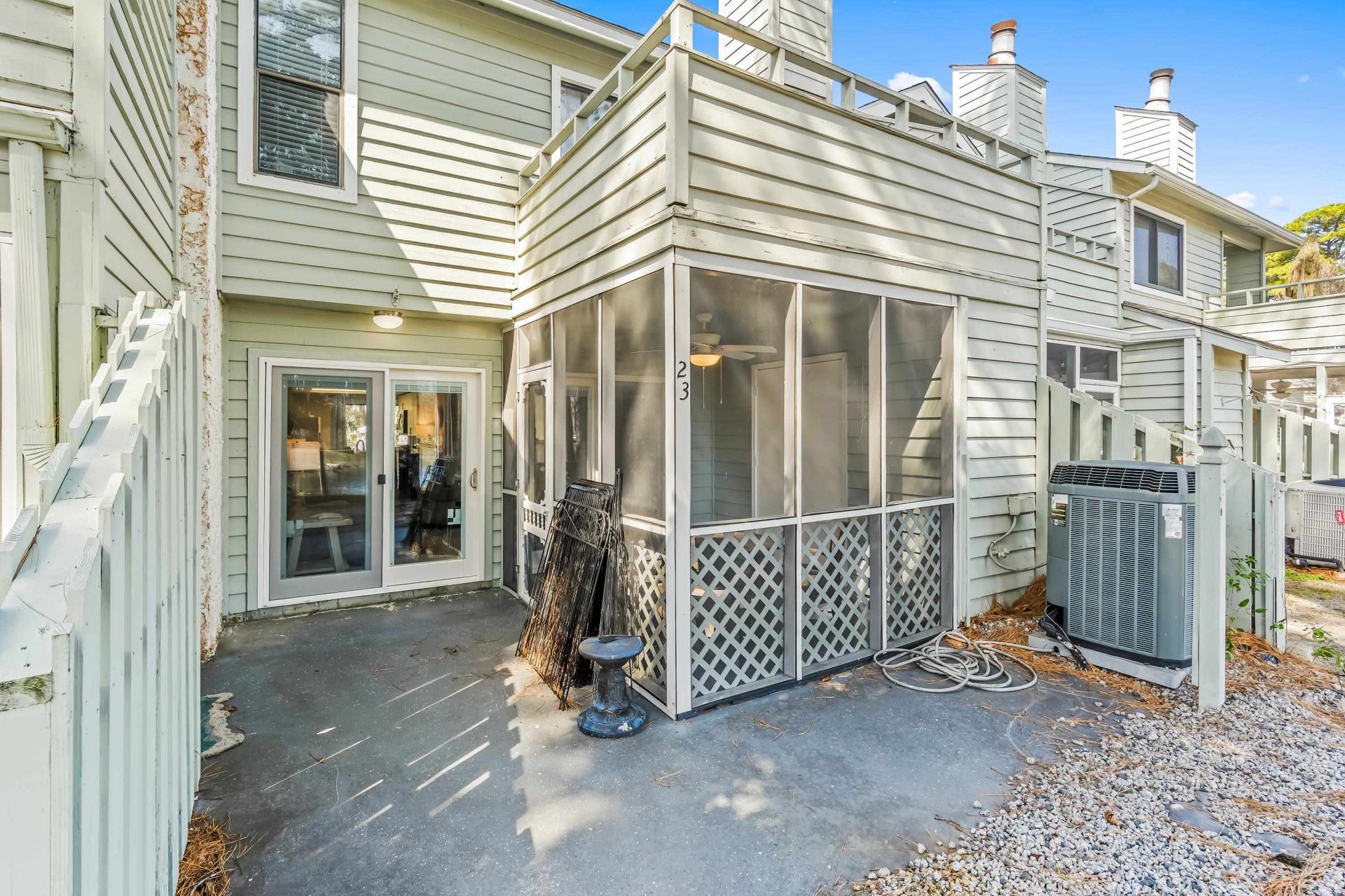 23 Shadow Moss Pl. Photo 28