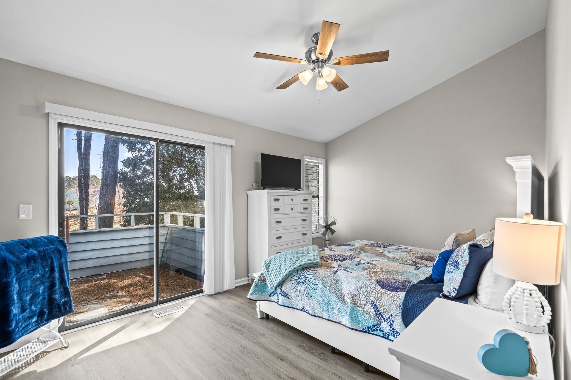 23 Shadow Moss Pl. Photo 35